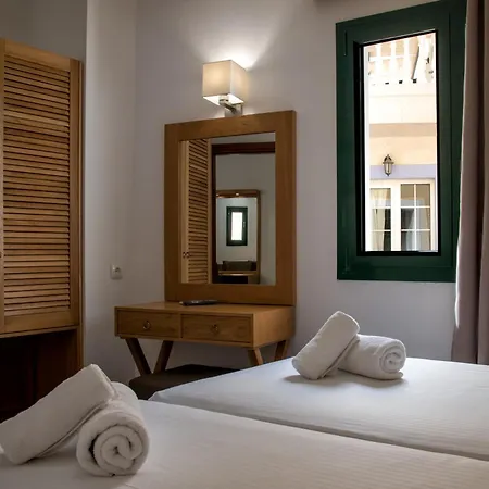 Elmi & Hotel 4*