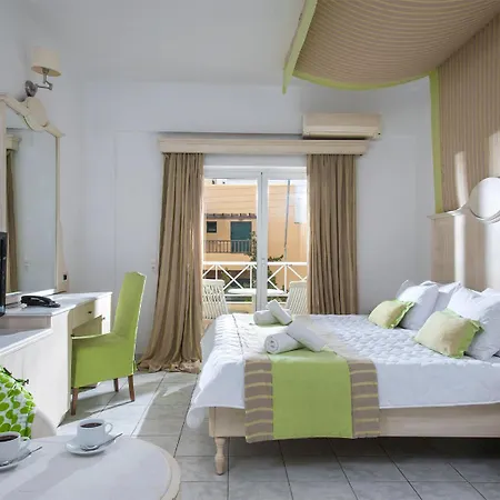 Hotel Elmi & 4*