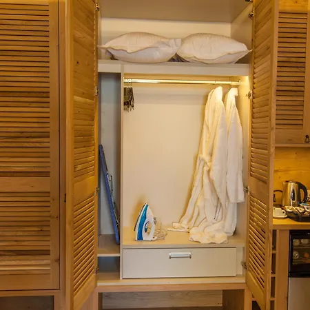 Elmi & 4* خيرسونِسوس