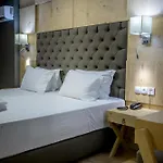 Hotel Elmi & 4*