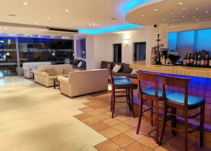 Elmi & Hotel Hersonissos (Crete)